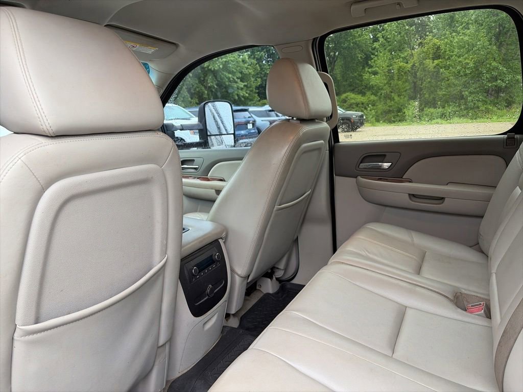 Used 2009 GMC Sierra 3500 SLT w/ SLT Convenience Package AWD/4WD image 11