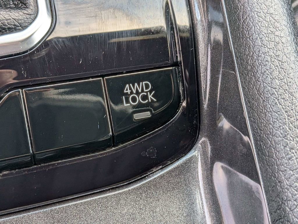 Used 2024 Jeep Compass Latitude image 22