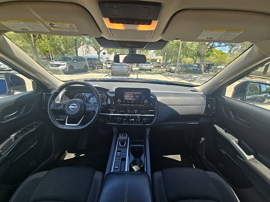 Used 2024 Nissan Pathfinder SV FWD image 29