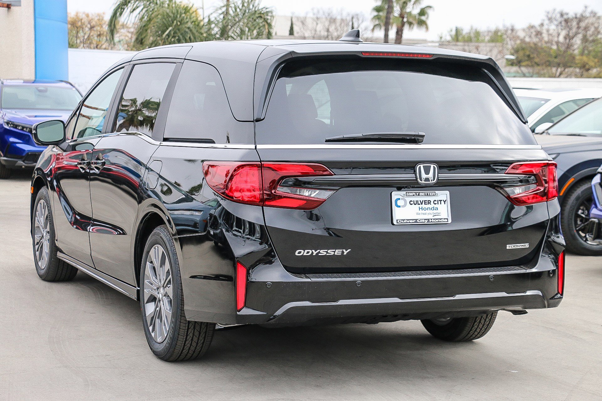 New 2026 Honda Odyssey Touring image 7