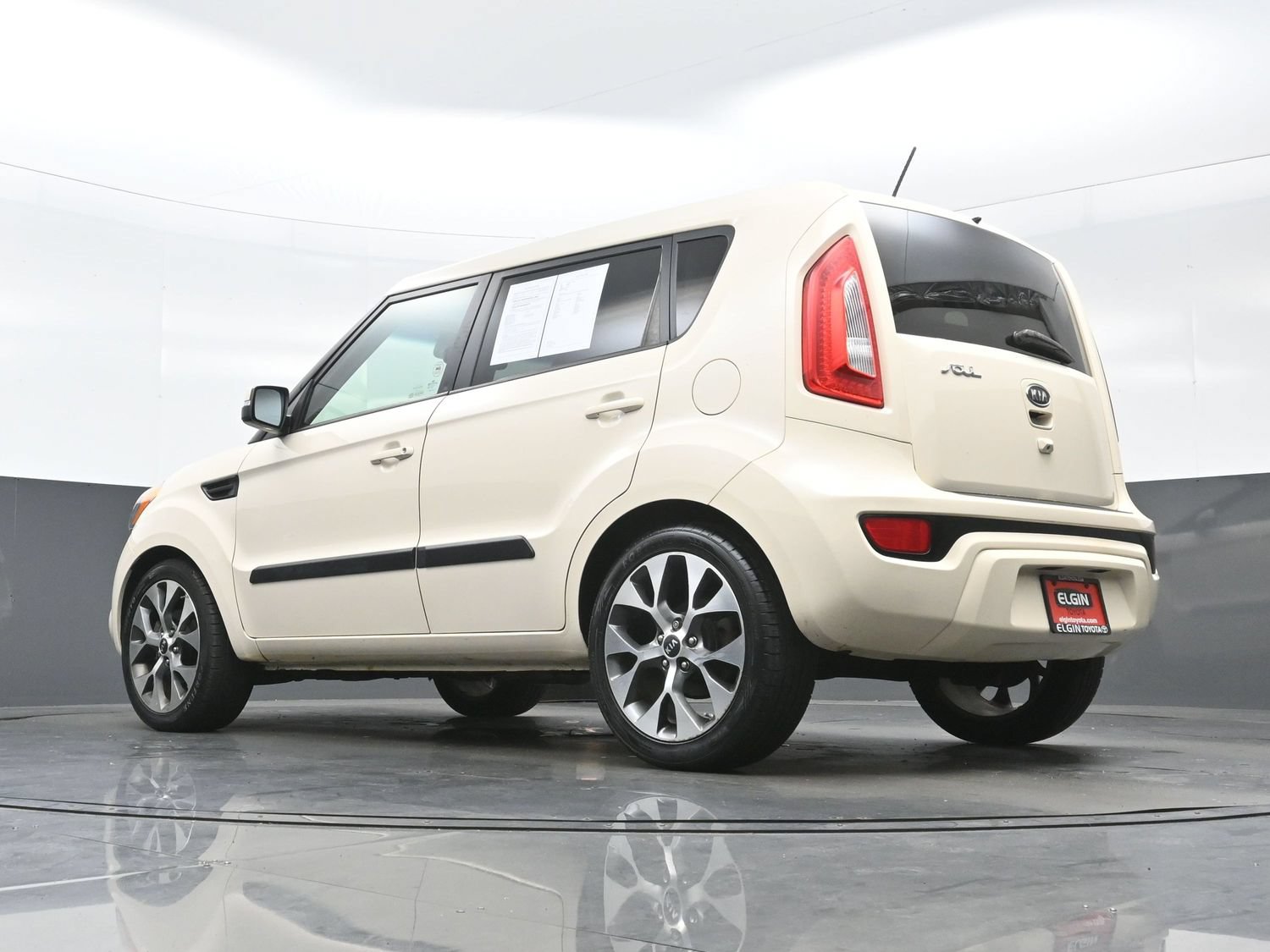 Used 2012 Kia Soul ! FWD image 30
