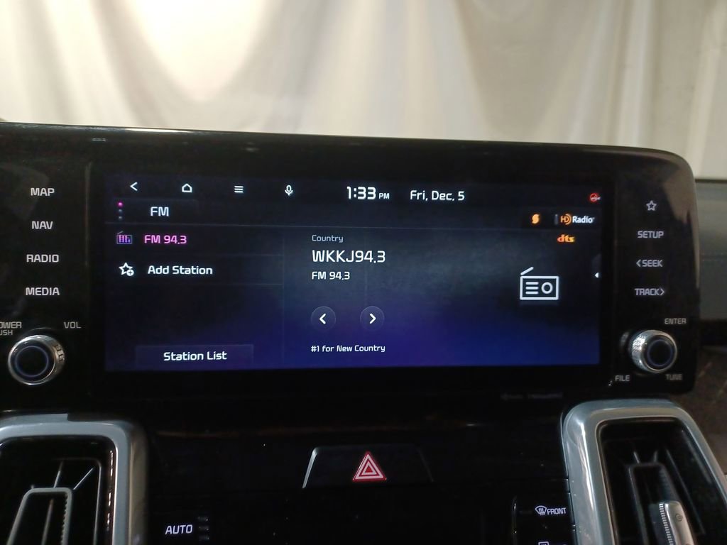 Used 2023 Kia Sorento SX image 12