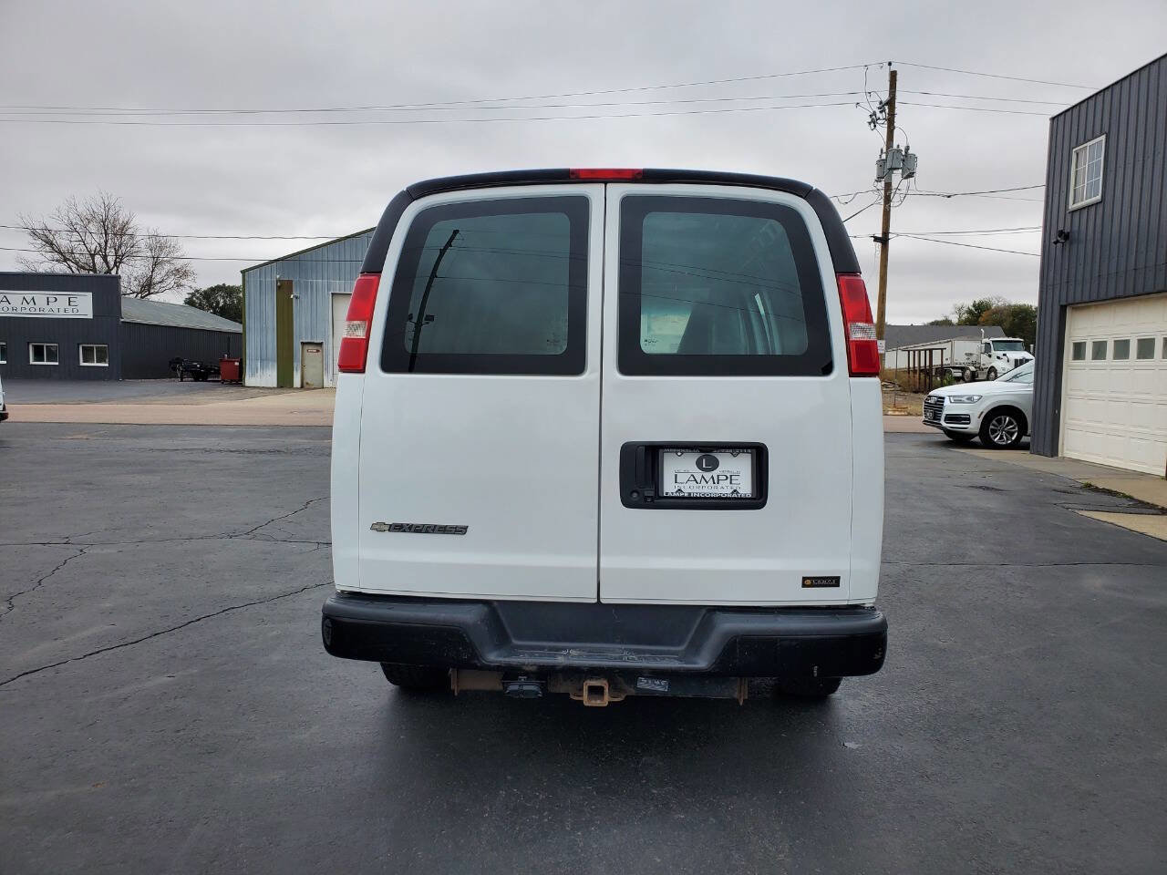 Used 2018 Chevrolet Express 2500 w/ Driver Convenience Package image 9