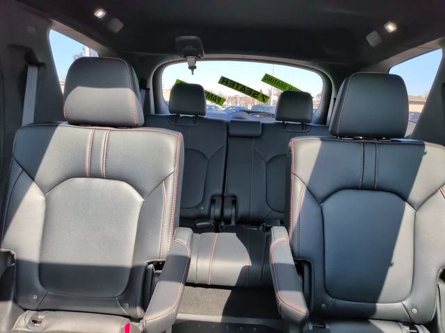 Used 2025 Honda Pilot TrailSport image 30