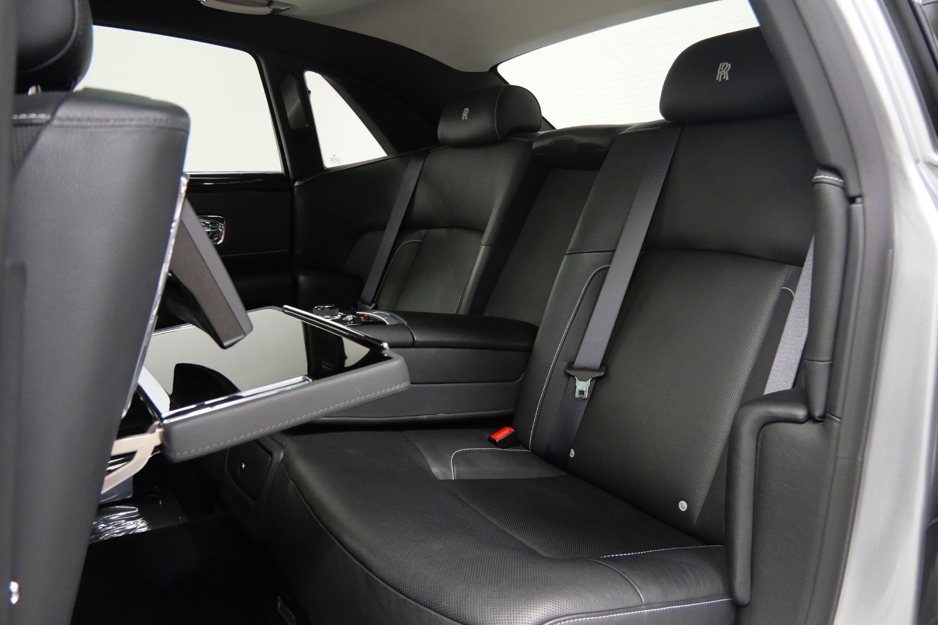 Used 2013 Rolls-Royce Ghost RWD image 16