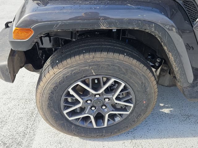 New 2026 Jeep Wrangler Unlimited Sahara AWD/4WD image 25