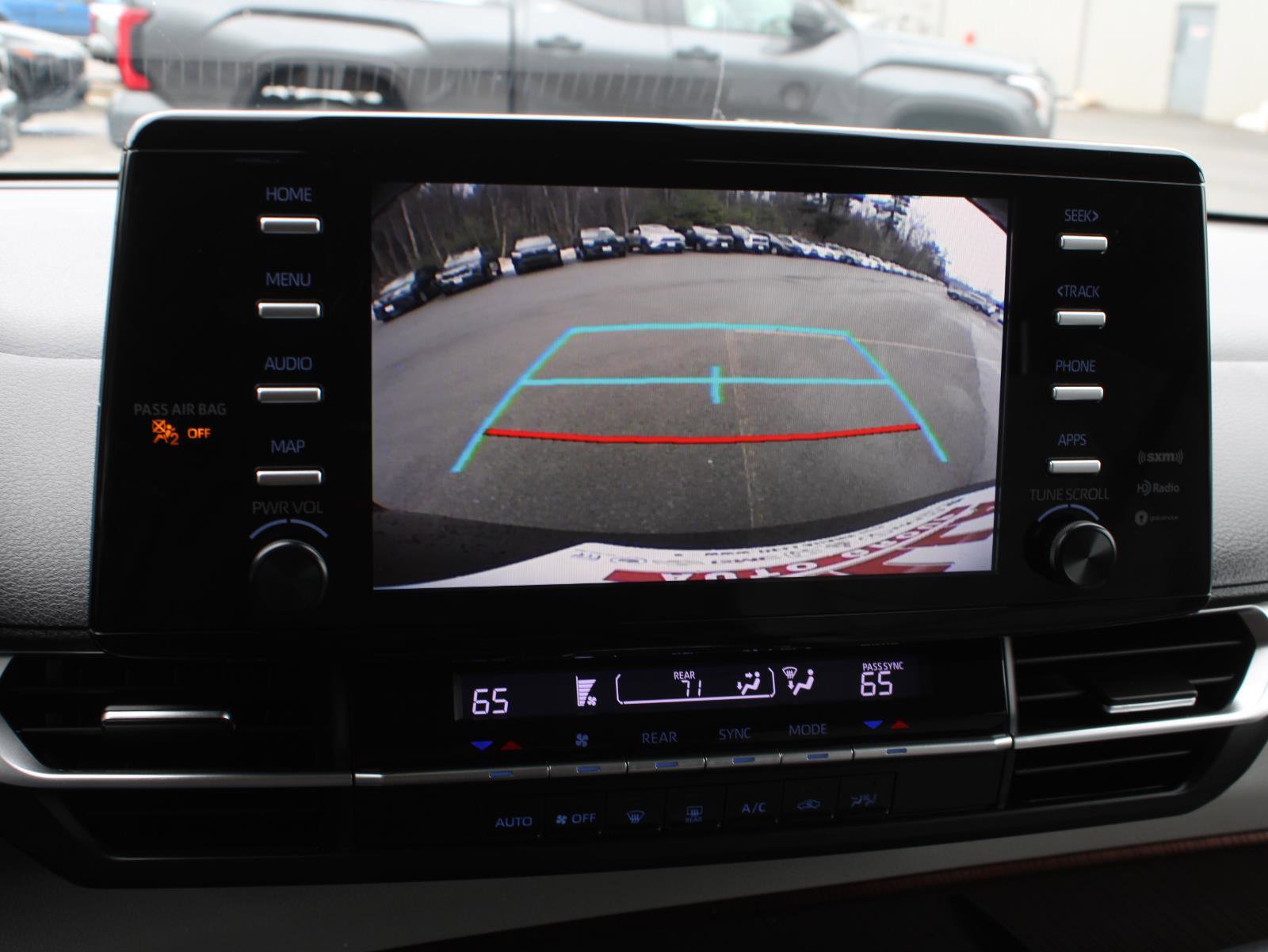 Used 2022 Toyota Sienna LE image 13