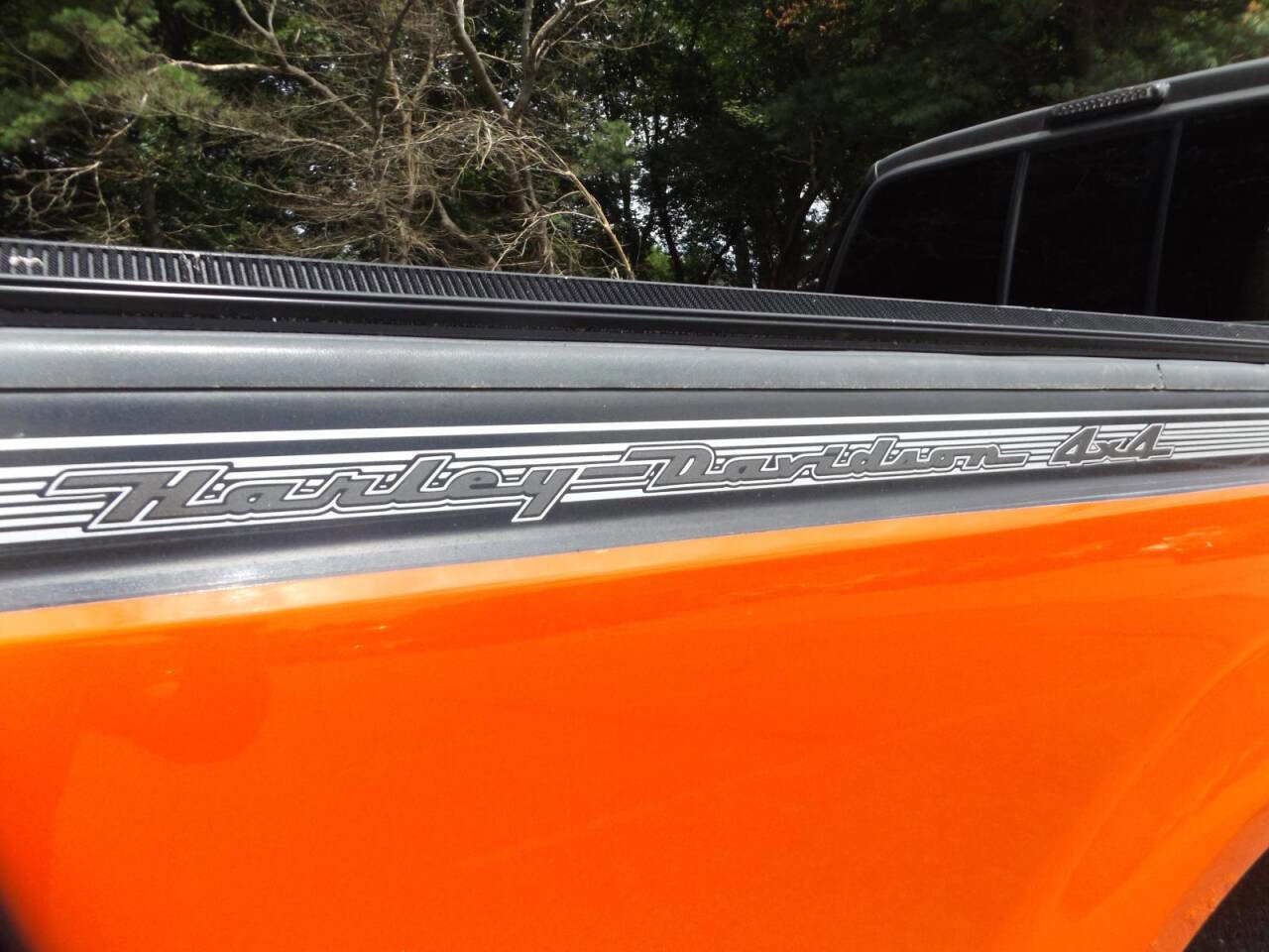 Used 2004 Ford F350 Harley-Davidson image 6