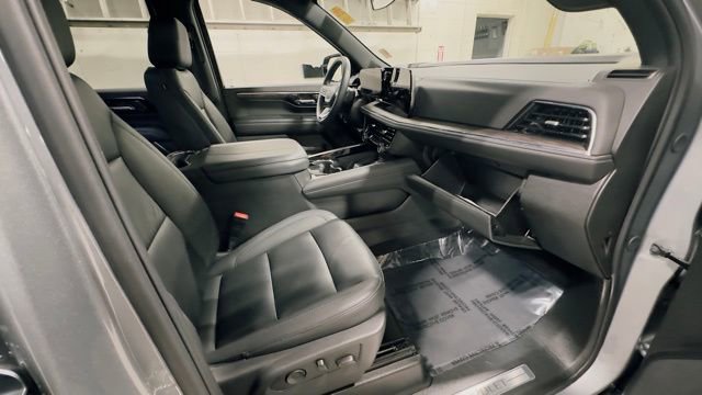 Used 2025 Chevrolet Tahoe LT image 39
