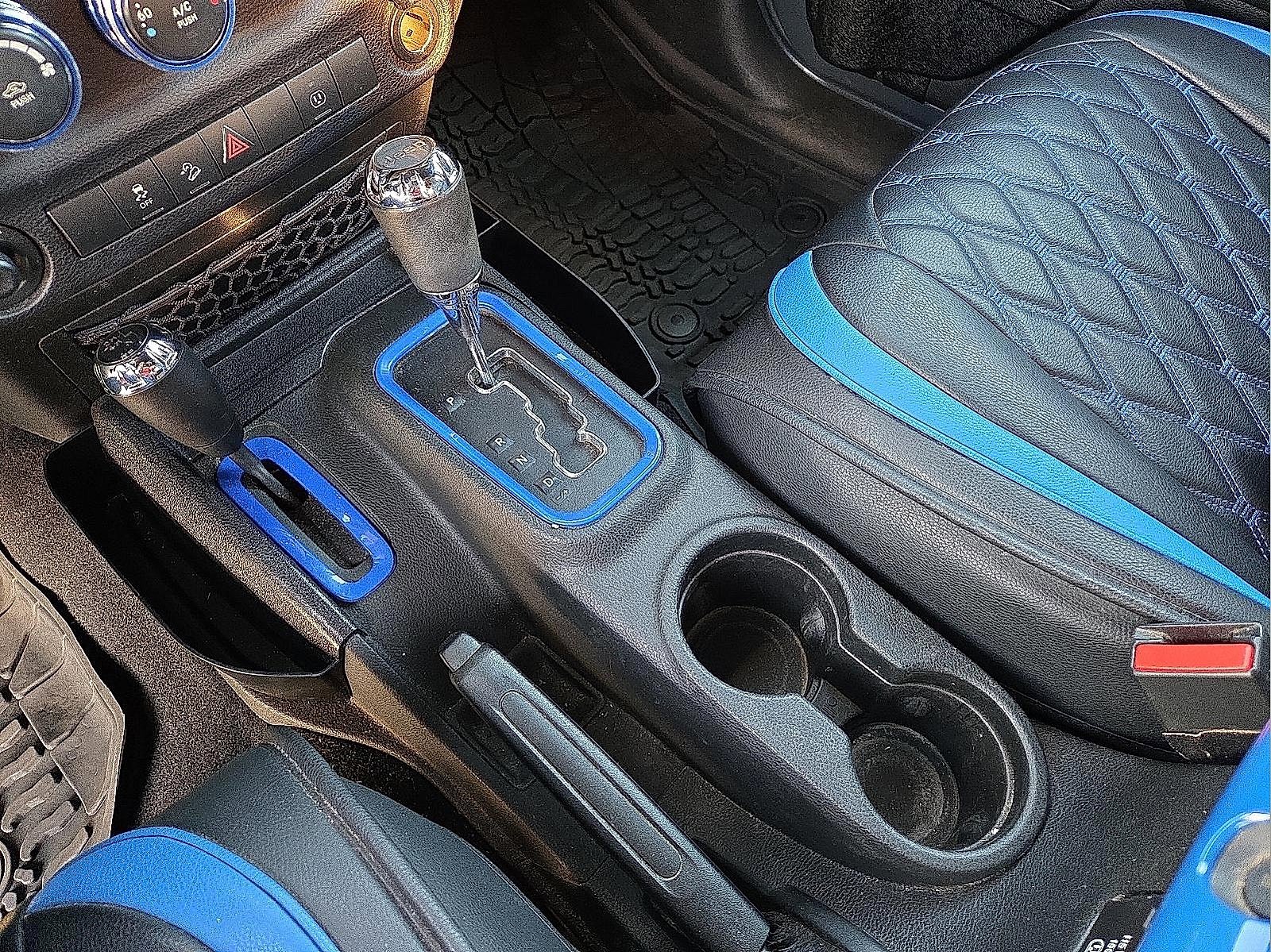 Used 2017 Jeep Wrangler Unlimited Rubicon w/ Connectivity Group image 25