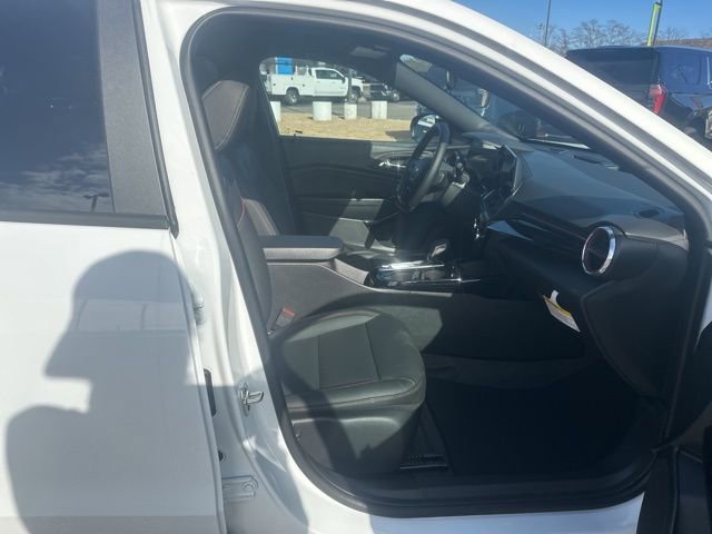 New 2026 Chevrolet Trax RS w/ Driver Confidence Package image 30