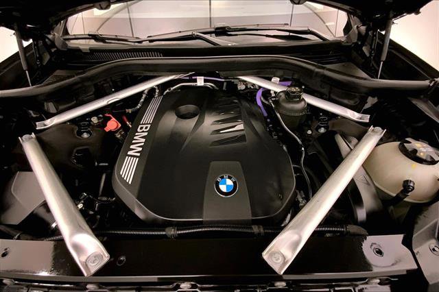 Certified 2024 BMW X7 xDrive40i w/ M Sport Package image 9