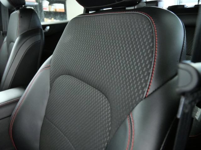 Certified 2023 Ford Escape ST-Line w/ Tech Pack #1 AWD/4WD image 17