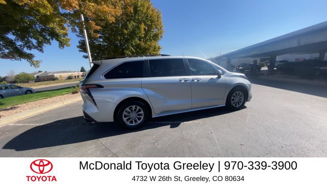 Used 2023 Toyota Sienna XLE FWD image 8