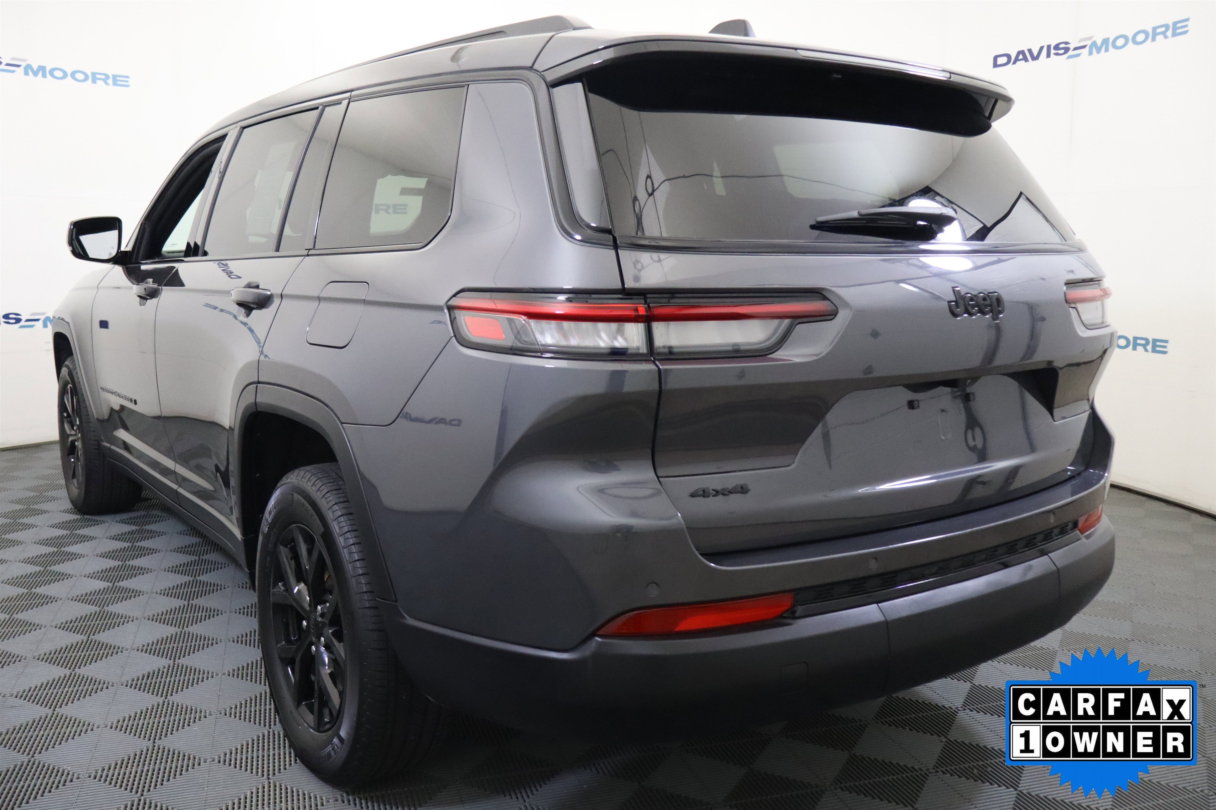 Used 2024 Jeep Grand Cherokee L Laredo image 9