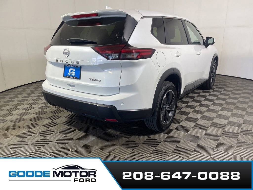 Used 2024 Nissan Rogue SV AWD/4WD image 7