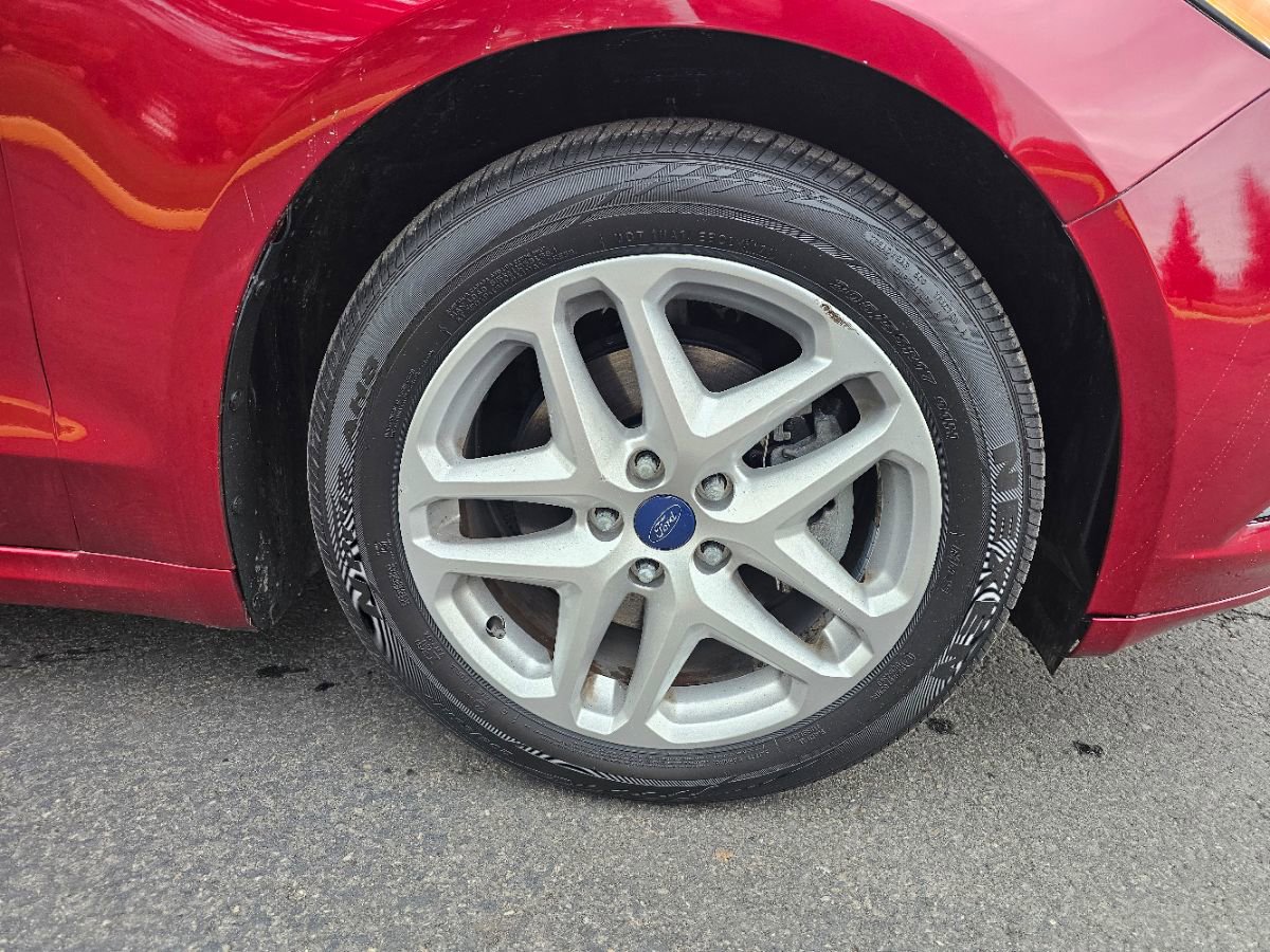 Used 2016 Ford Fusion SE image 8