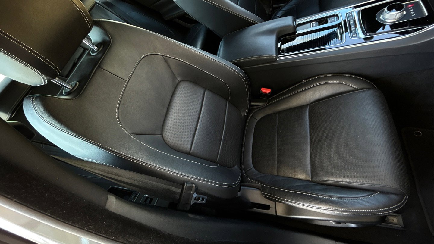 Used 2016 Jaguar XF R-Sport image 20