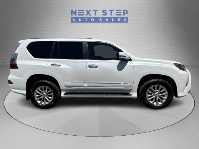 Used 2018 Lexus GX 460 Premium w/ Premium Package AWD/4WD image 9