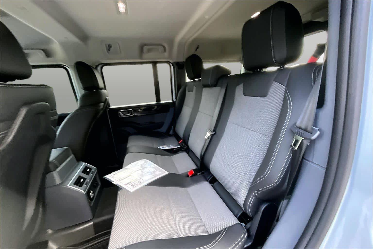 Used 2024 INEOS Grenadier Station Wagon AWD/4WD image 21