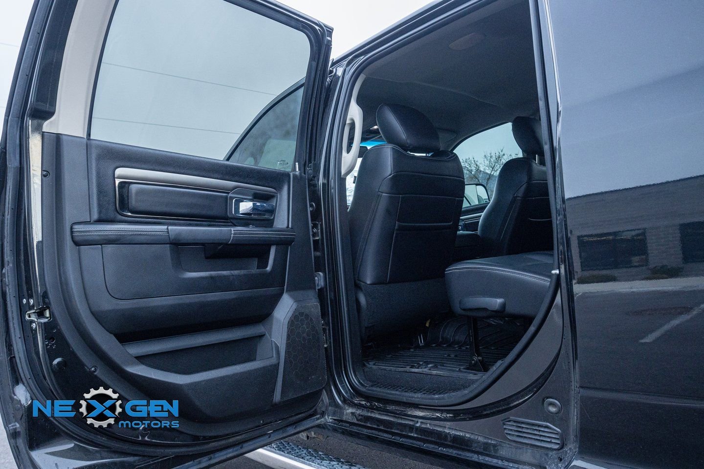 Used 2018 RAM 3500 Laramie w/ Sport Appearance Group image 23