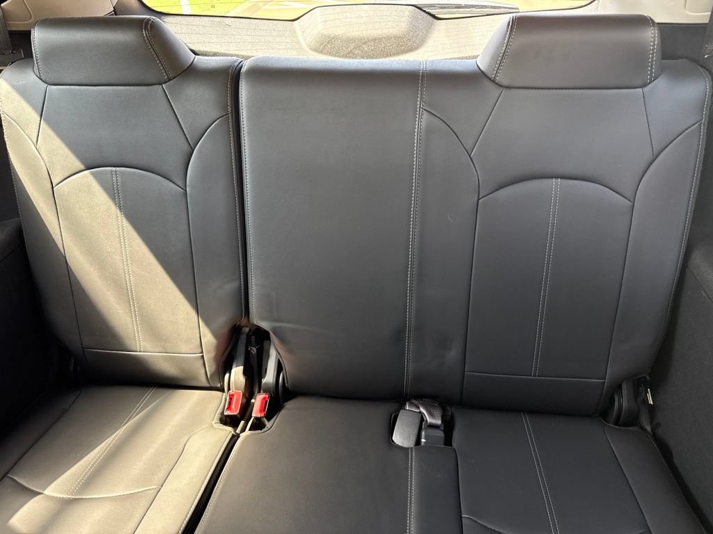 Used 2017 Chevrolet Traverse LT FWD image 19