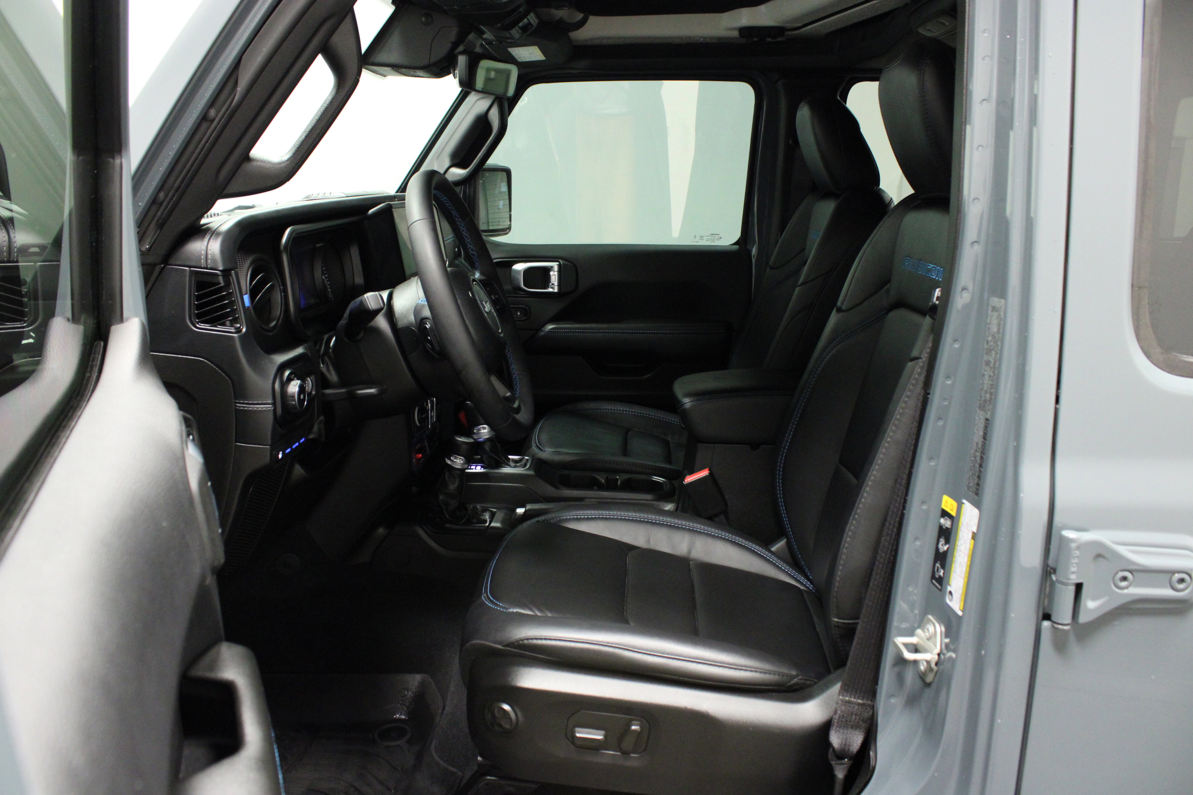 Used 2024 Jeep Wrangler Unlimited Rubicon 4xe image 18