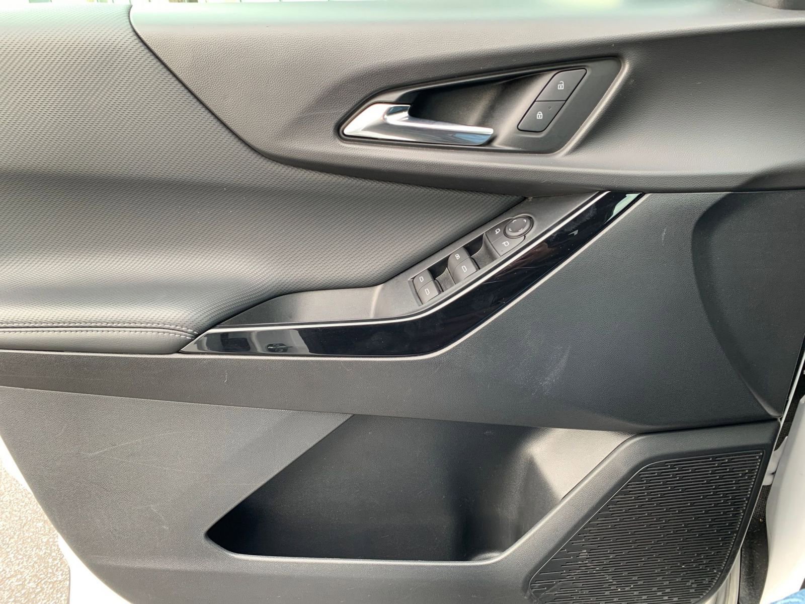 Used 2025 Chevrolet Equinox LT image 20