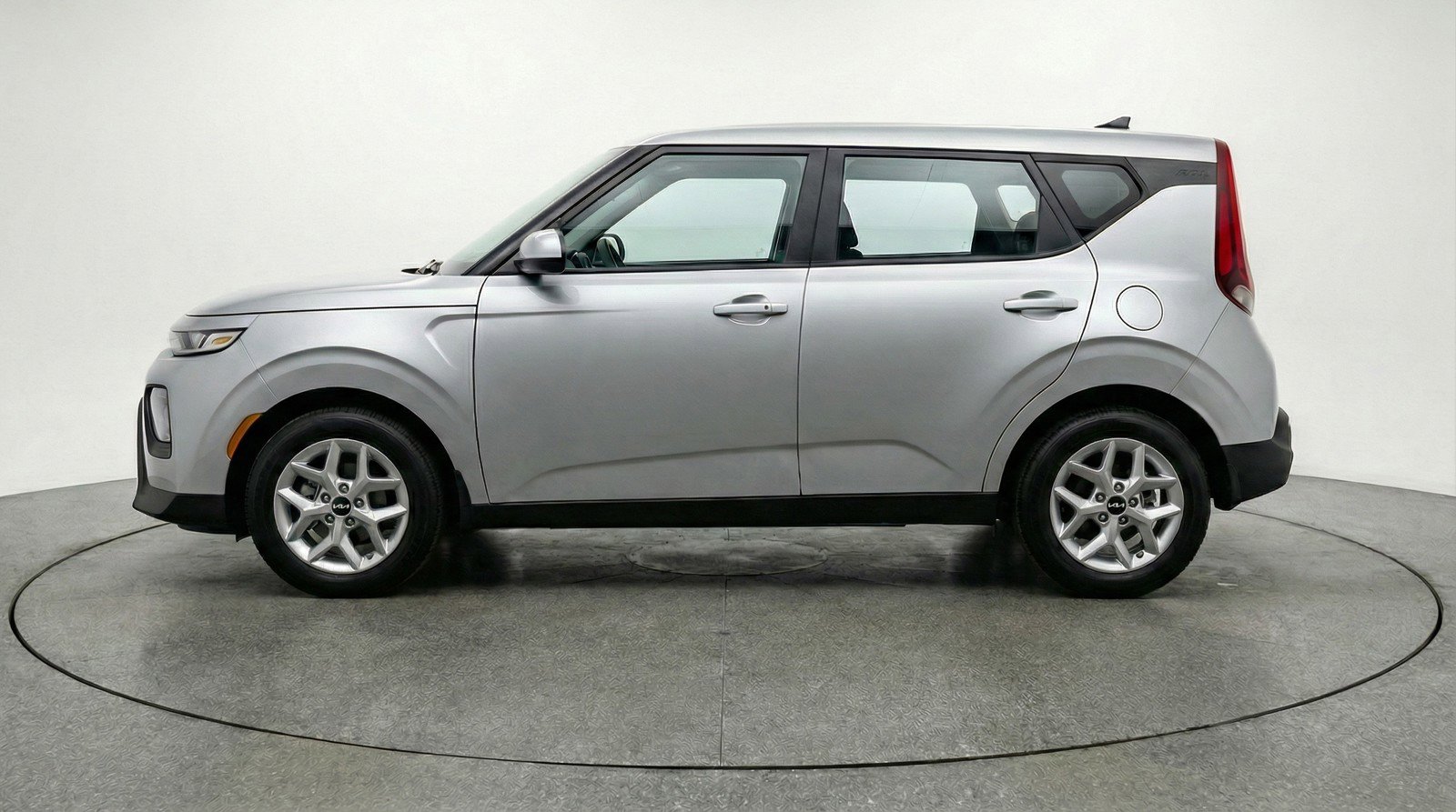 Used 2025 Kia Soul LX w/ LX Technology Package image 5
