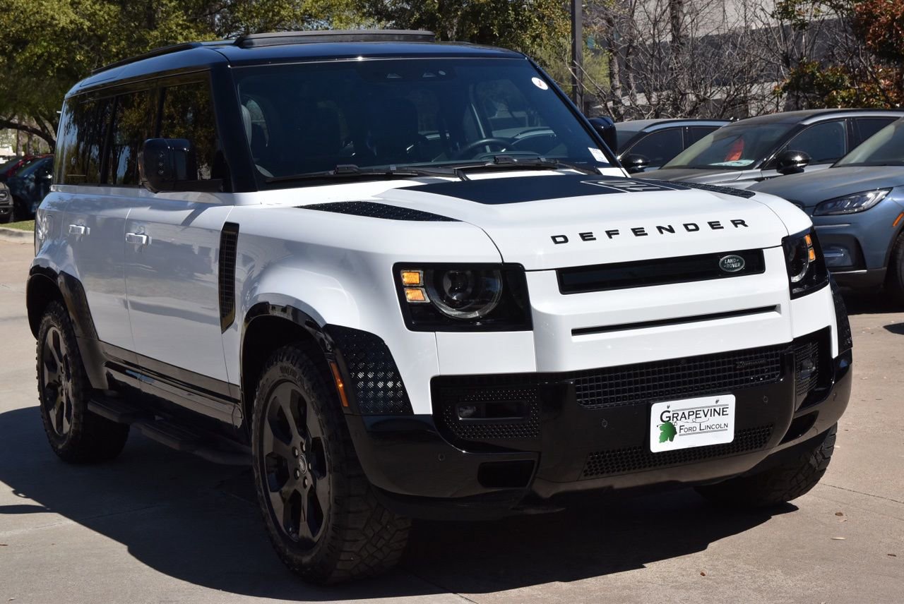 Used 2023 Land Rover Defender 110 X-Dynamic SE image 4