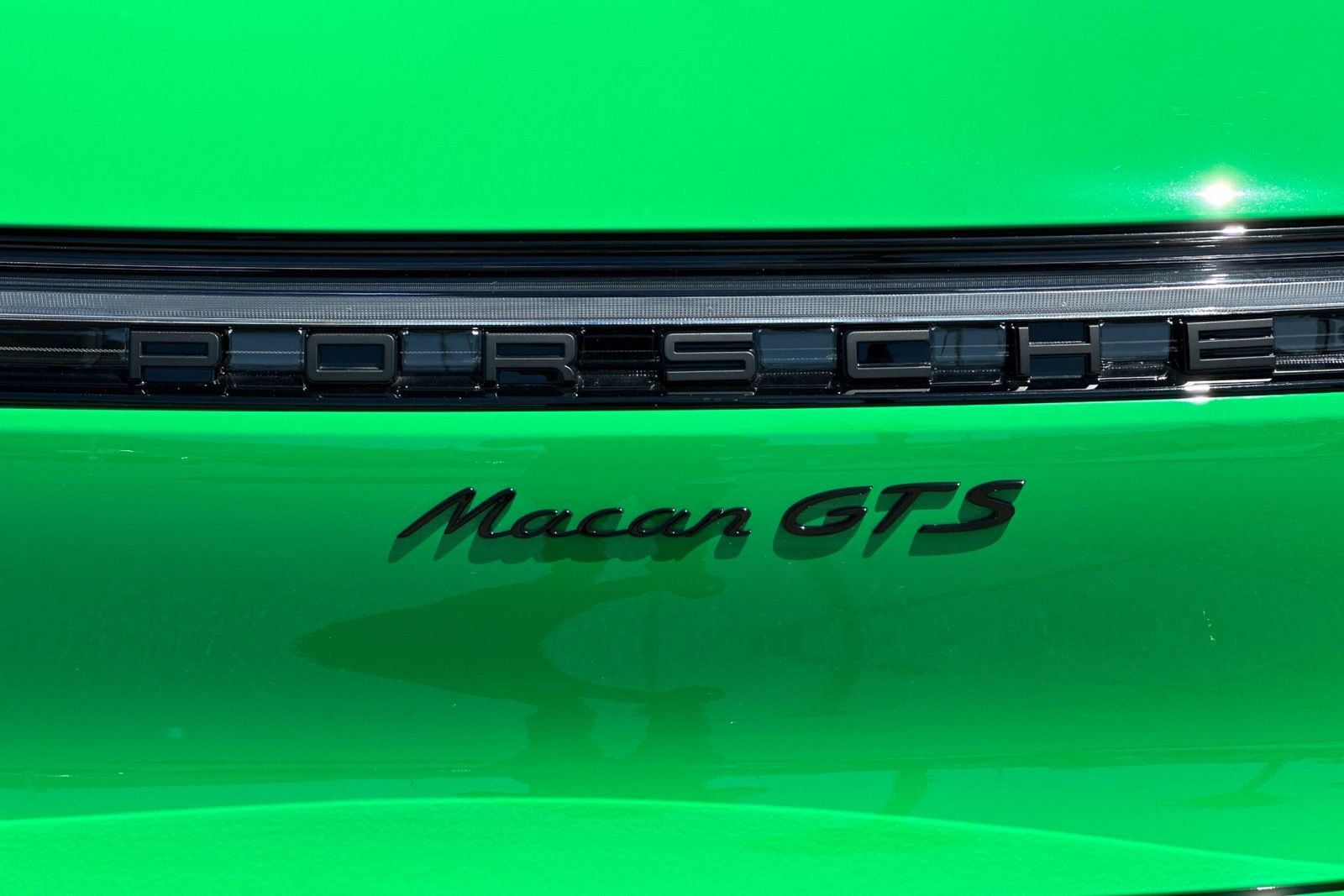 Used 2025 Porsche Macan GTS AWD/4WD image 39
