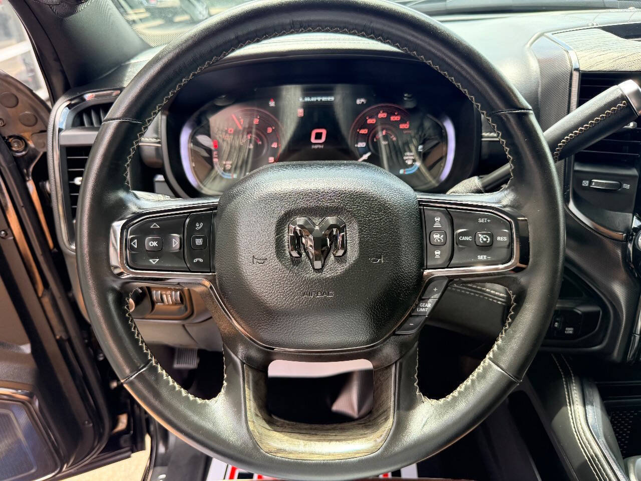 Used 2025 RAM 2500 Limited AWD/4WD image 24