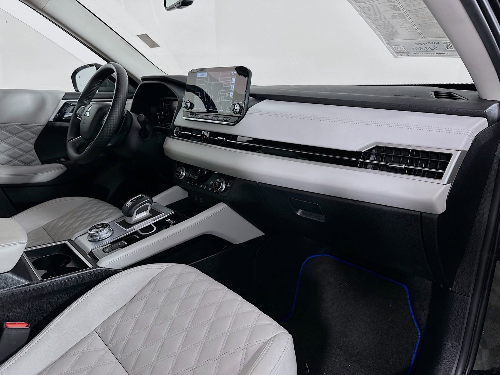 Used 2024 Mitsubishi Outlander SEL Black Edition image 31