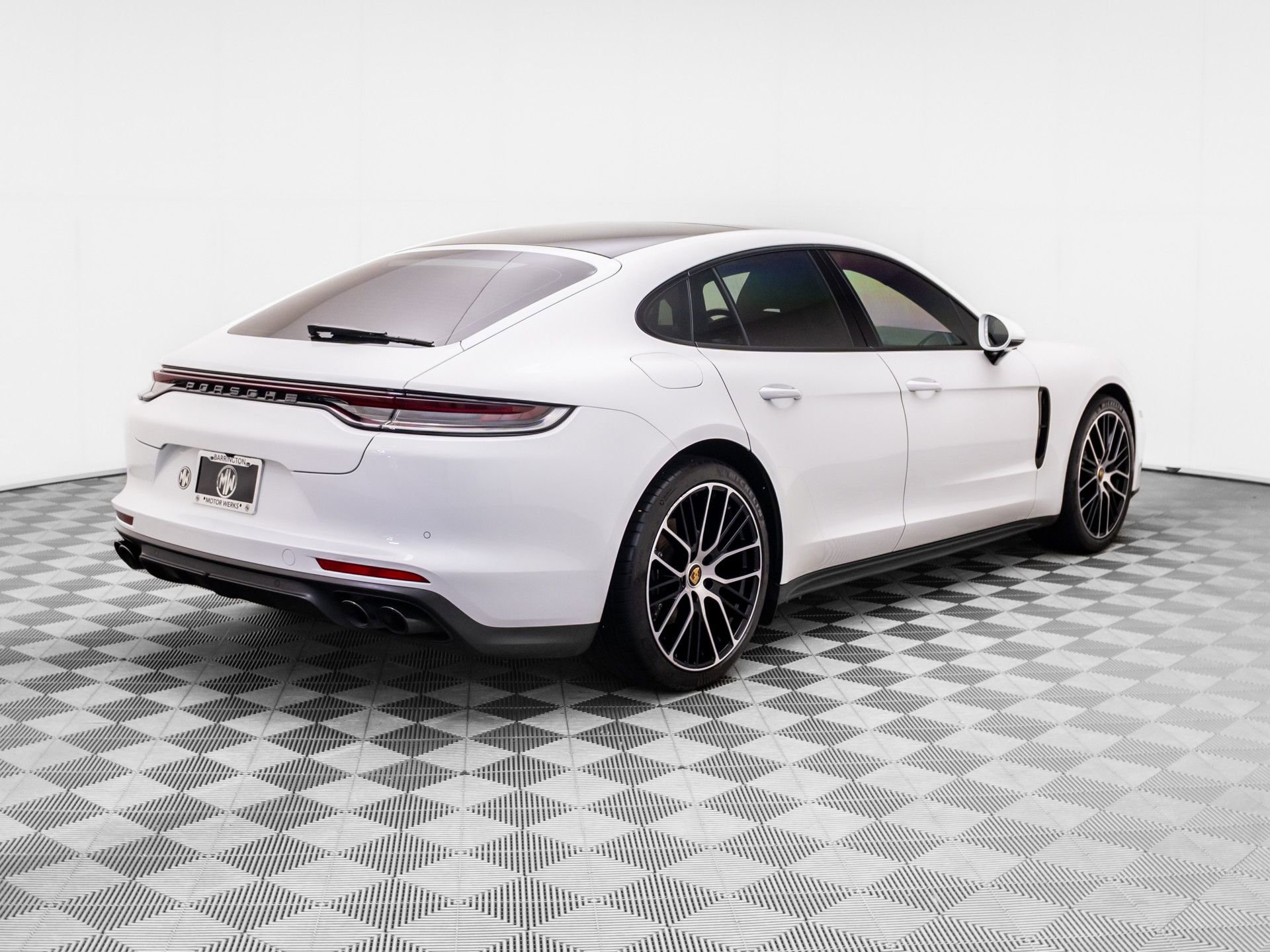 Used 2021 Porsche Panamera 4 w/ Premium Package AWD/4WD image 8