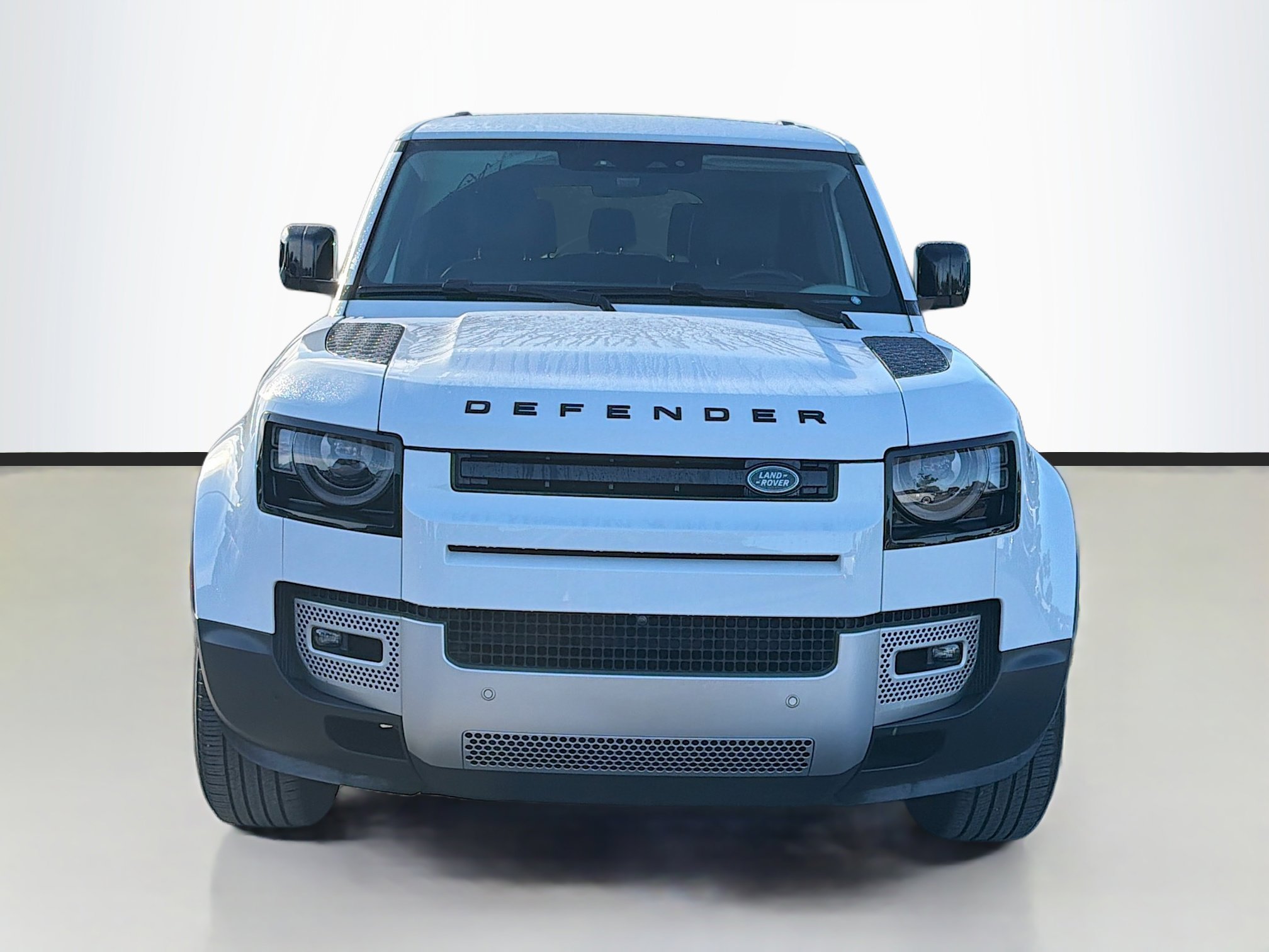 Used 2025 Land Rover Defender 130 S image 8