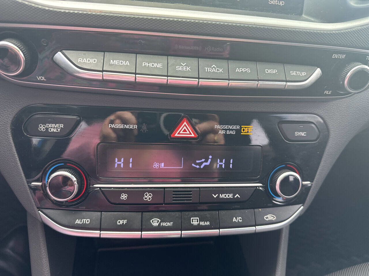 Used 2017 Hyundai Ioniq SEL FWD image 29