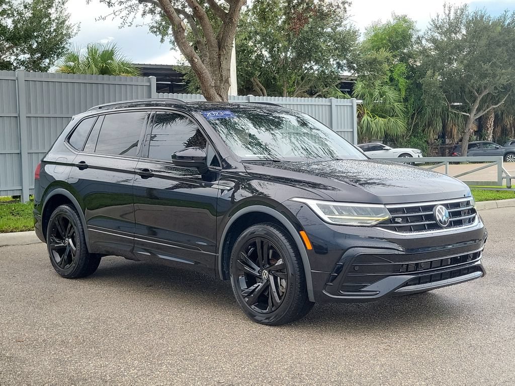 Certified 2023 Volkswagen Tiguan SE R-Line FWD image 2