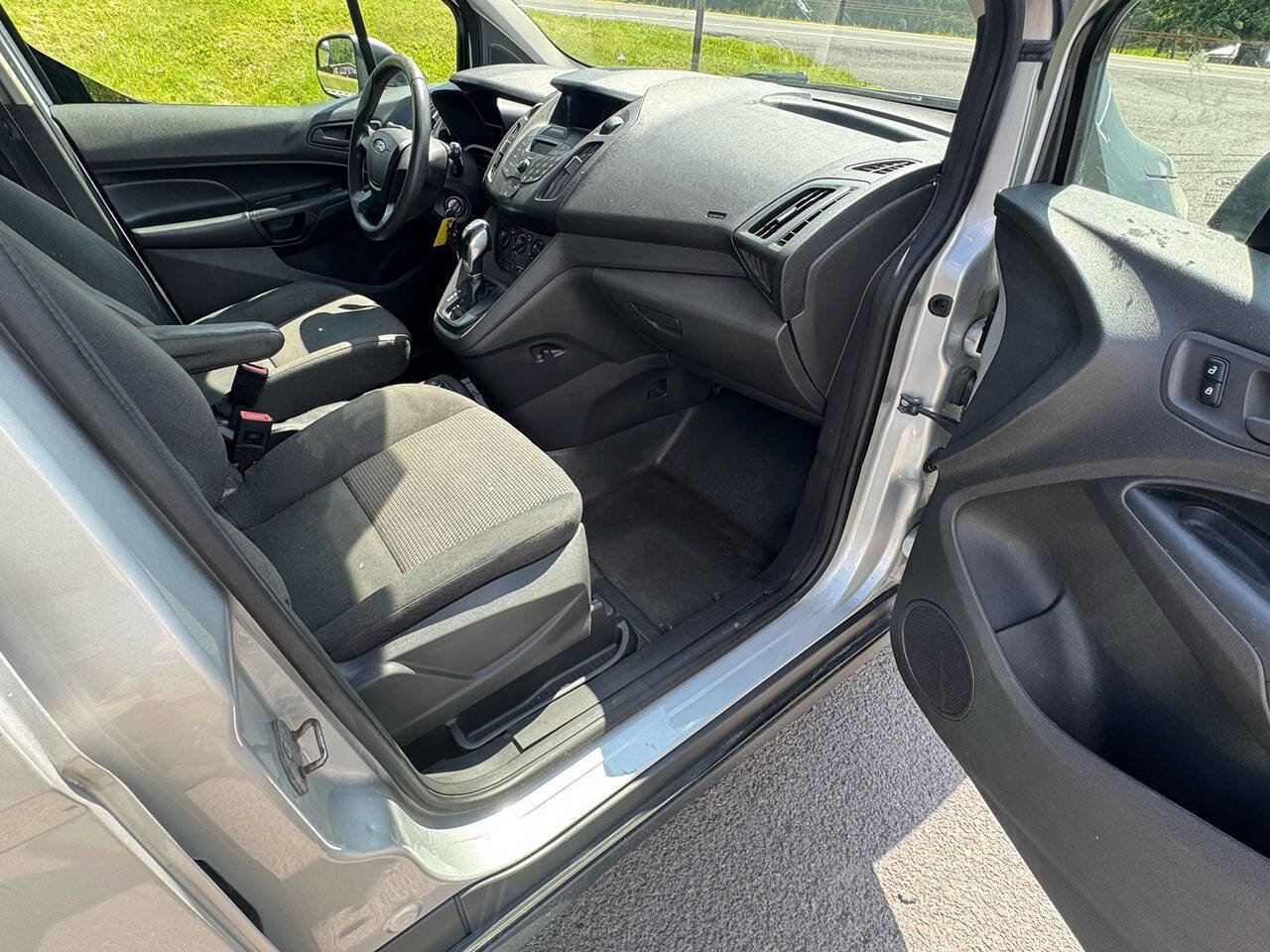 Used 2014 Ford Transit Connect XL image 10