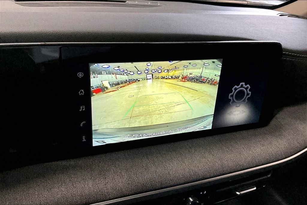 Certified 2025 Nissan Kicks SV image 24