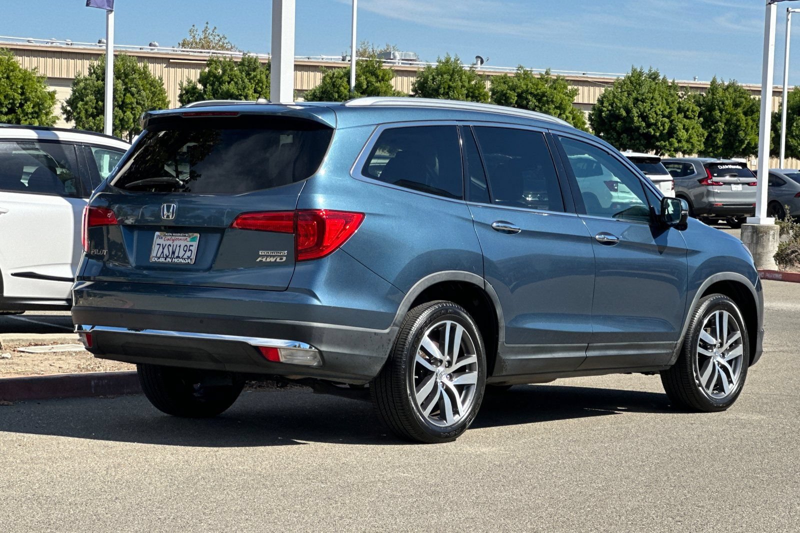Used 2016 Honda Pilot Touring image 4