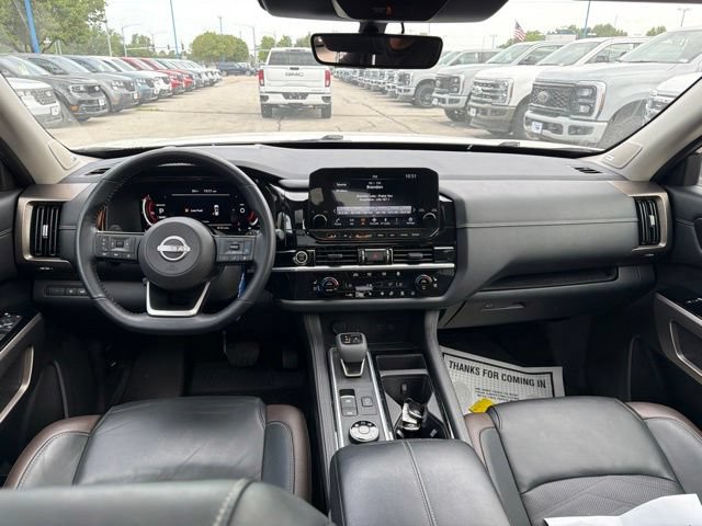 Used 2023 Nissan Pathfinder Platinum w/ Lighting Package (N93) AWD/4WD image 20