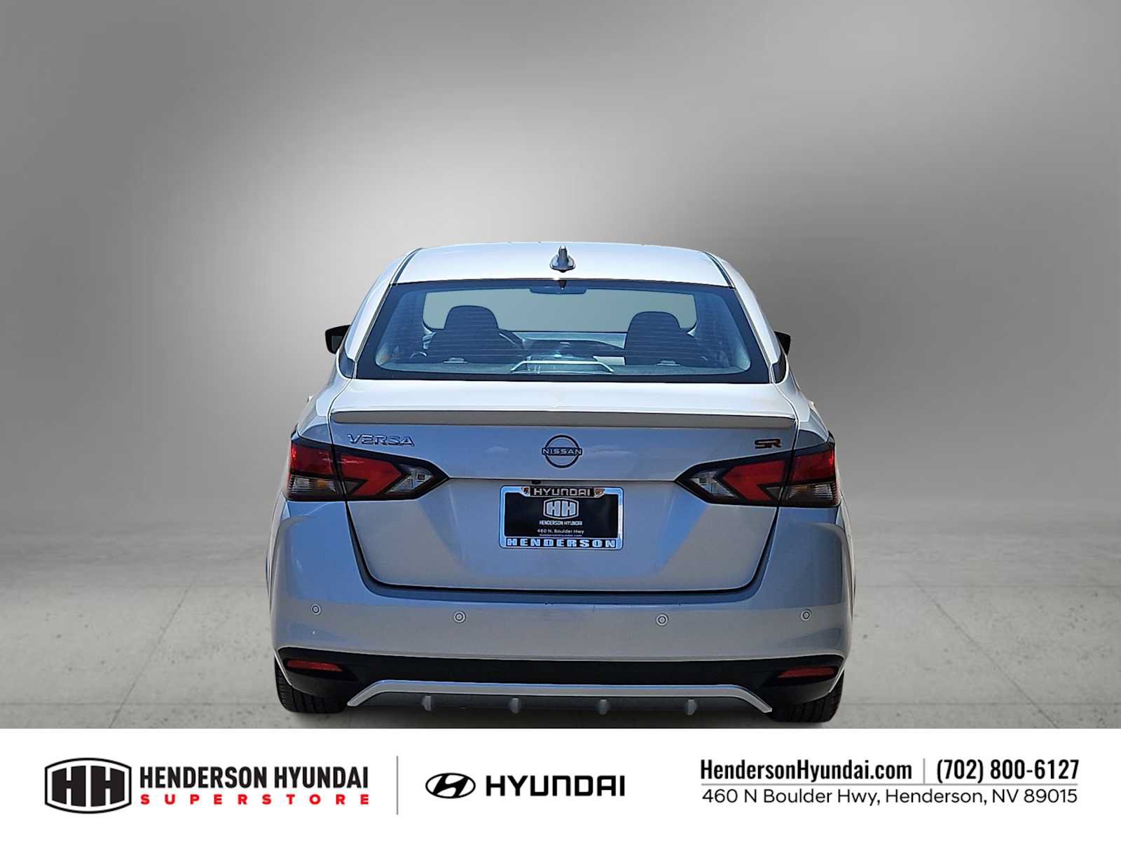 Used 2024 Nissan Versa SR FWD image 7