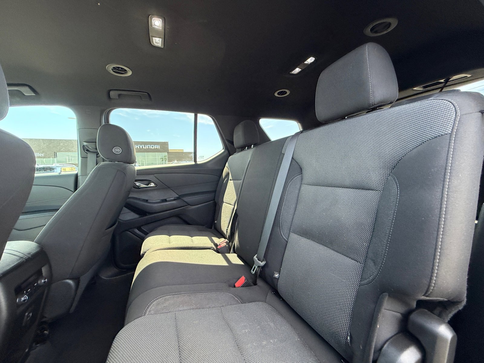 Used 2023 Chevrolet Traverse LT image 17