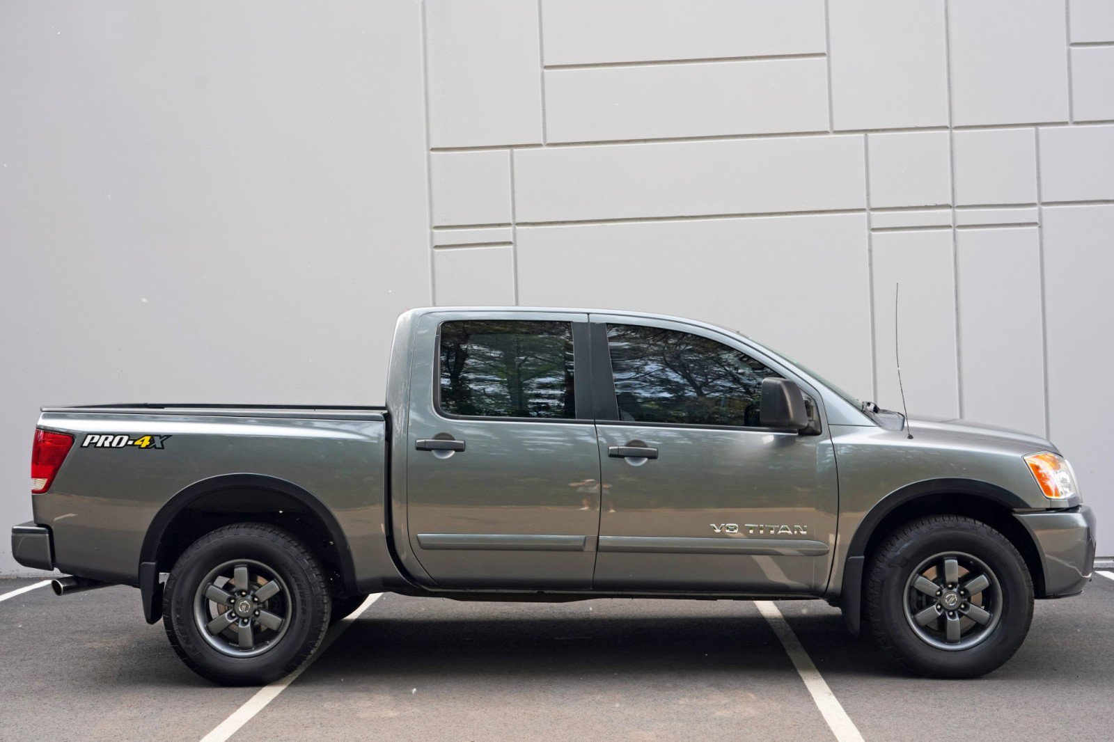 Used 2015 Nissan Titan PRO-4X AWD/4WD image 48