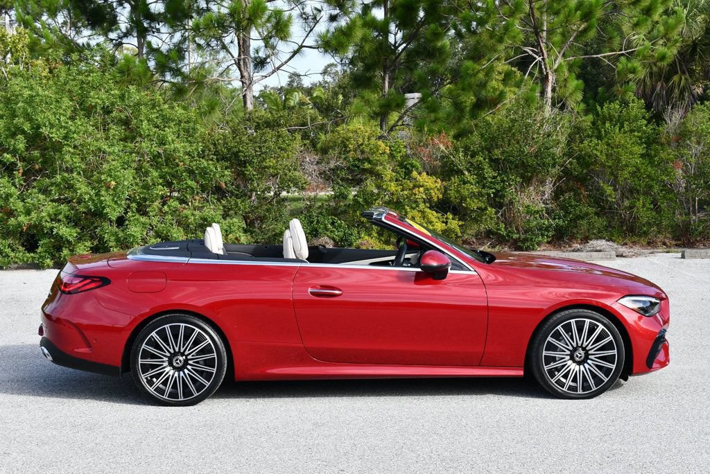 Used 2024 Mercedes-Benz CLE 300 4MATIC Cabriolet image 6