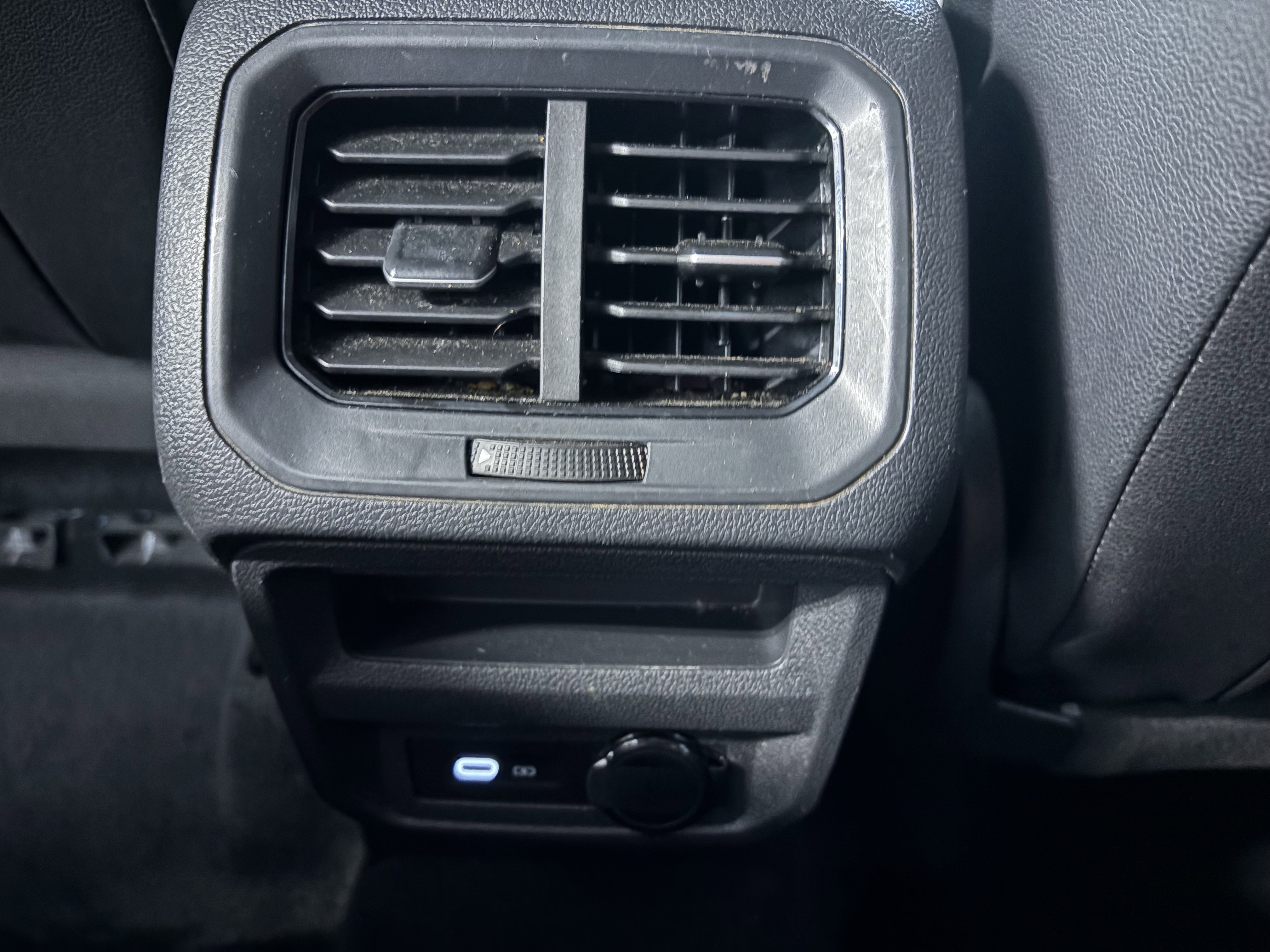Used 2024 Volkswagen Tiguan Wolfsburg Edition FWD image 8