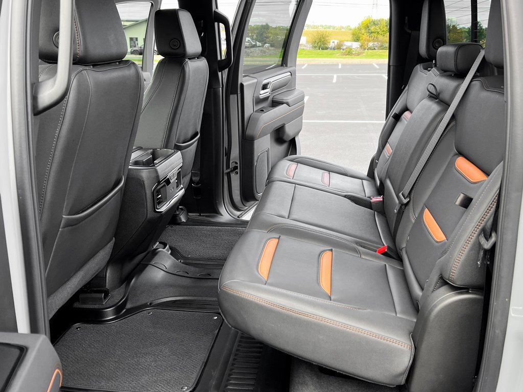 Used 2025 GMC Sierra 2500 AT4 image 17