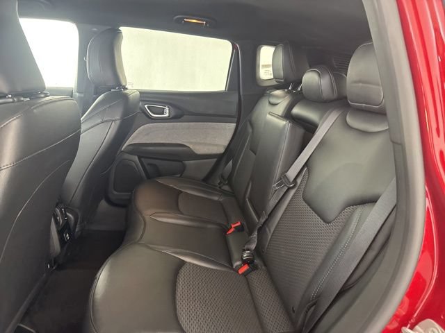 Used 2025 Jeep Compass Latitude AWD/4WD image 29