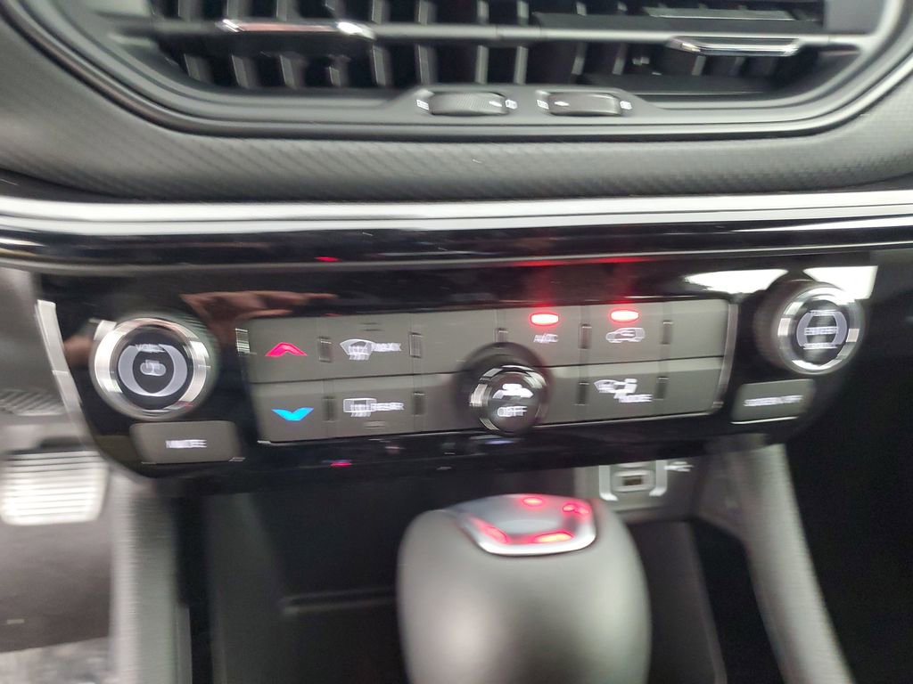 New 2026 Jeep Compass Latitude image 20