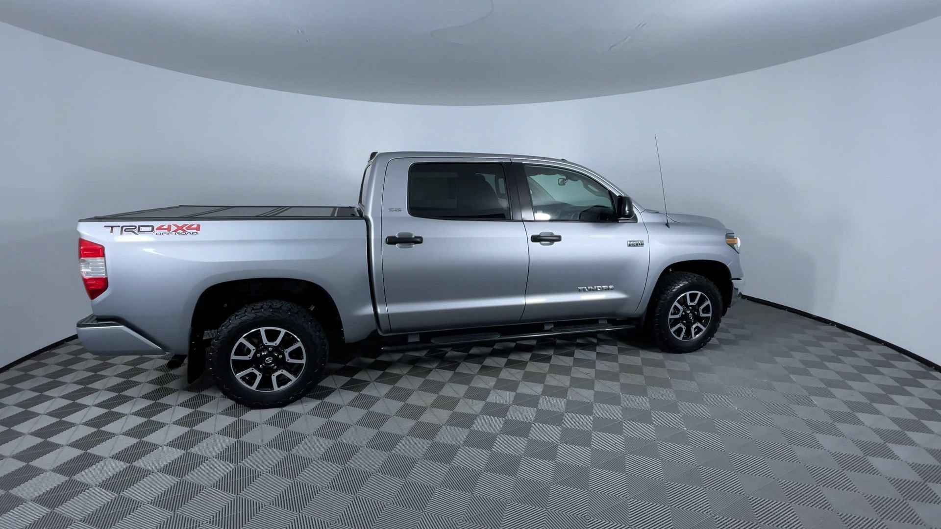 Used 2019 Toyota Tundra SR5 w/ TRD Off Road Package AWD/4WD image 9